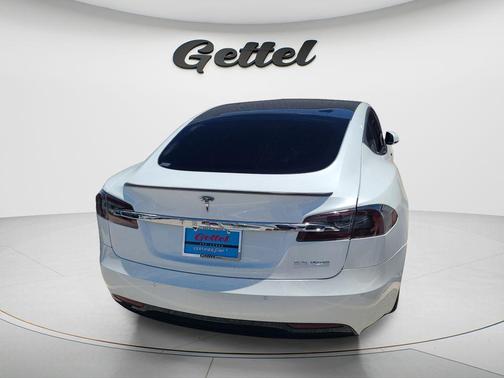 Pearl White Multi-Coat 2019 Tesla Model S Performance