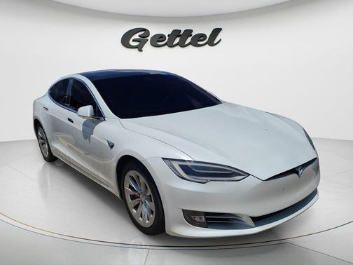 Pearl White Multi-Coat 2019 Tesla Model S Performance
