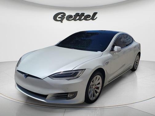 Pearl White Multi-Coat 2019 Tesla Model S Performance
