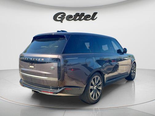 Charente Gray Premium Metallic 2023 Land Rover Range Rover P530 SE