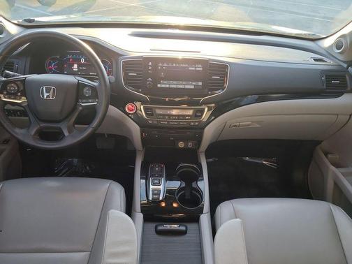 2020 Honda Pilot Touring 8-Passenger