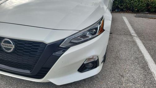 Pearl White Tricoat 2020 Nissan Altima 2.5 SV