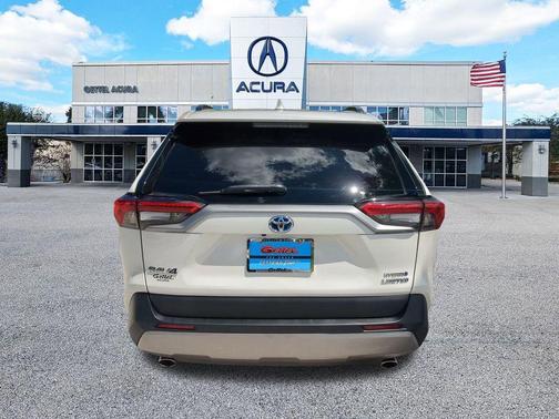 2022 Toyota RAV4 Hybrid SE