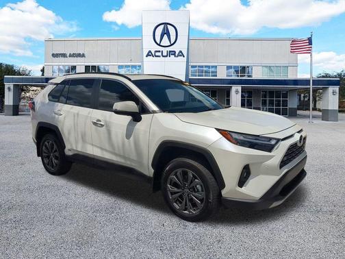 2022 Toyota RAV4 Hybrid SE