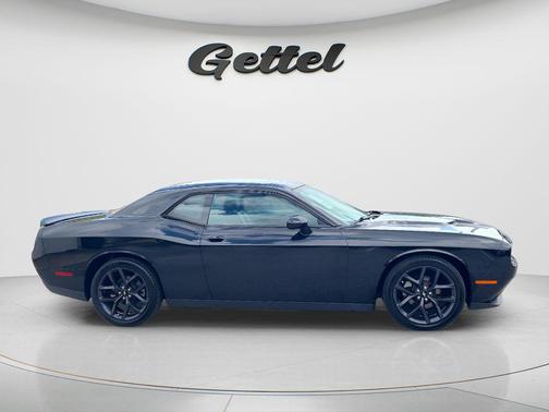 Pitch Black Clearcoat 2019 Dodge Challenger SXT