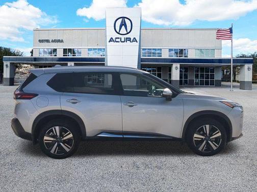 2022 Nissan Rogue SL