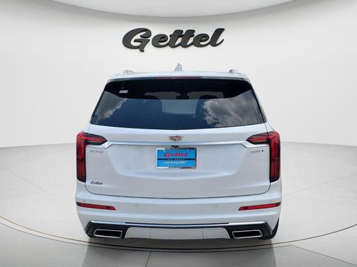Crystal White Tricoat 2021 Cadillac XT6 Luxury FWD