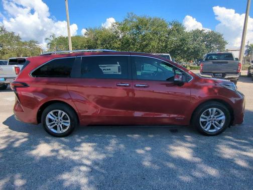 2021 Toyota Sienna Platinum 7 Passenger