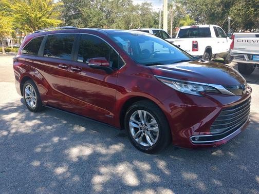 2021 Toyota Sienna Platinum 7 Passenger