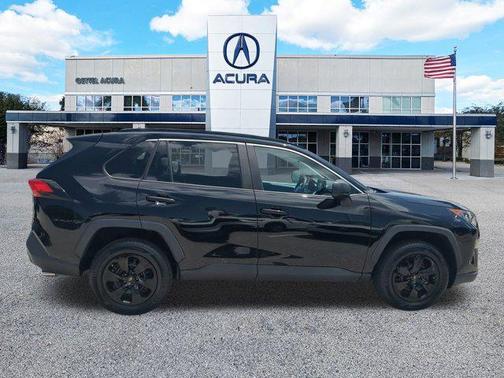 2020 Toyota RAV4 LE