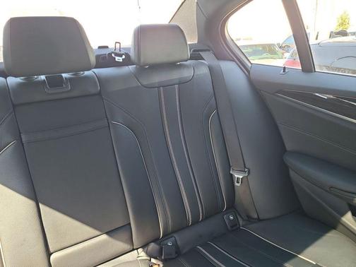2019 BMW 530 530i