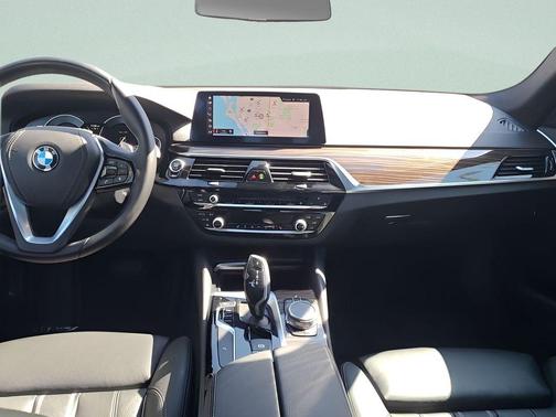 2019 BMW 530 530i
