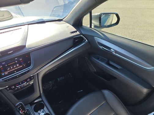 2021 Cadillac XT6 Luxury FWD