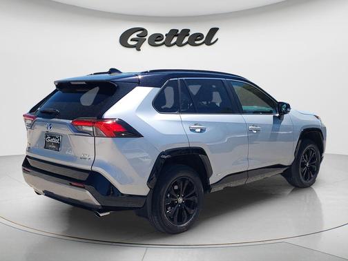 2024 Toyota RAV4 Hybrid SE