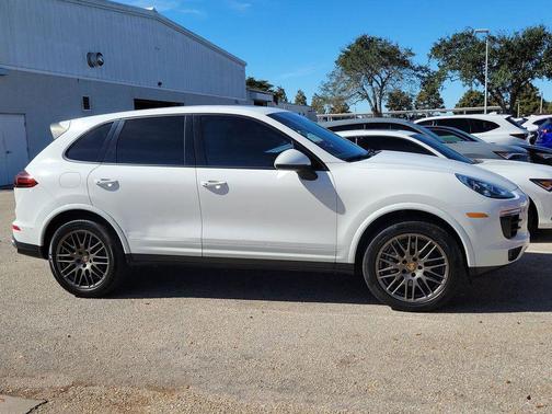 2018 Porsche Cayenne Platinum Edition