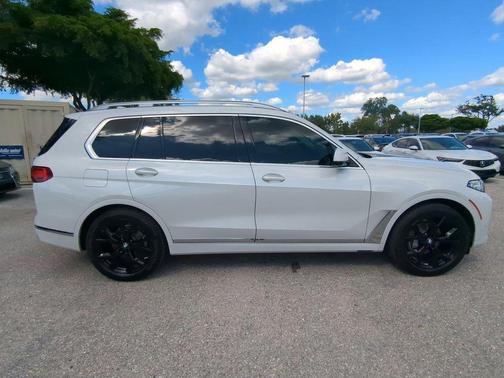 2022 BMW X7 xDrive40i