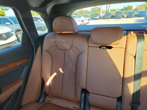 2022 Audi Q5 45 S line Premium Plus