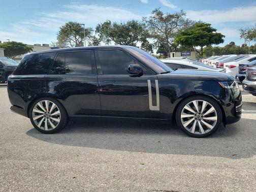2023 Land Rover Range Rover P530 SE