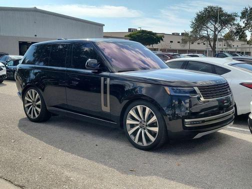 2023 Land Rover Range Rover P530 SE