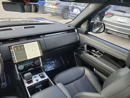 2023 Land Rover Range Rover P530 SE
