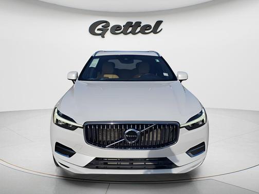 Crystal White Metallic 2021 Volvo XC60 T5 Inscription