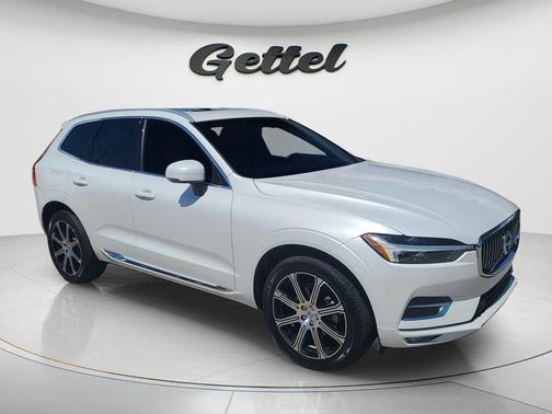 Crystal White Metallic 2021 Volvo XC60 T5 Inscription