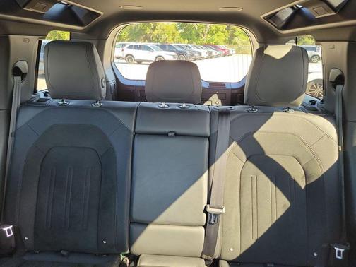 2022 Land Rover Defender 110 V8