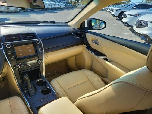 2016 Toyota Camry XLE