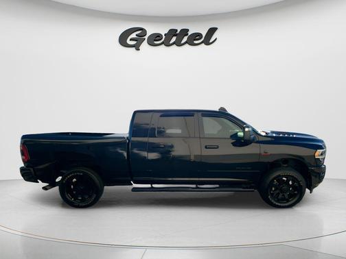 Diamond Black Crystal Pearlcoat 2024 RAM 3500 Laramie Mega Cab 4x4 6'4' Box
