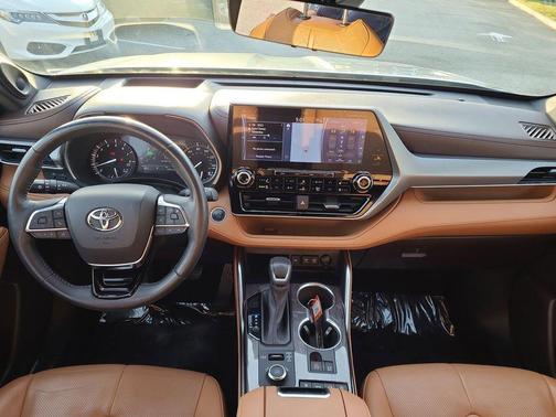 2021 Toyota Highlander Platinum