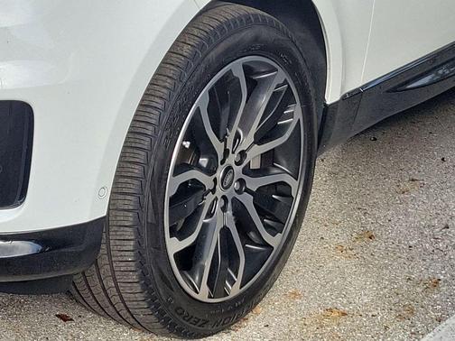 2022 Land Rover Range Rover Sport HSE Silver Edition