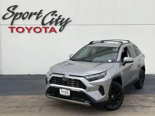 2024 Toyota RAV4 Hybrid SE