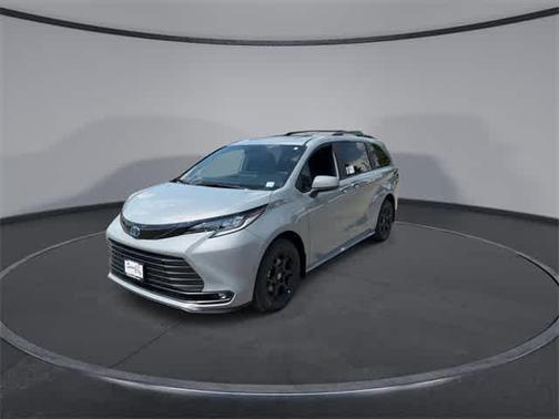 2025 Toyota Sienna Woodland Edition