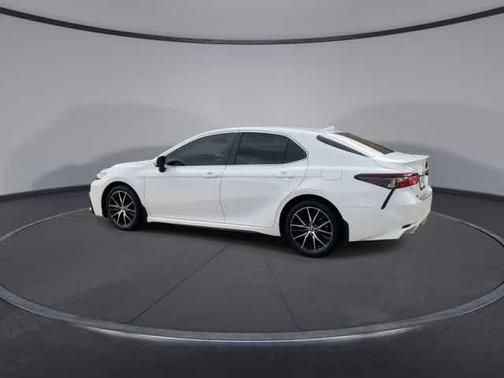 Ice Cap 2023 Toyota Camry SE