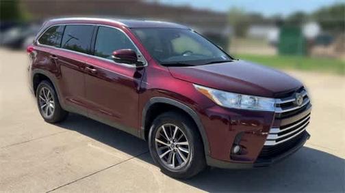 Ooh La La Rouge Mica 2019 Toyota Highlander XLE