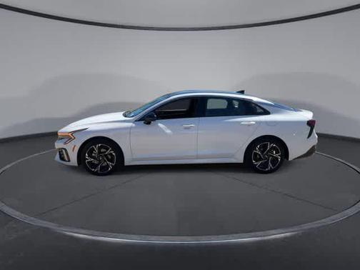 Snow White Pearl 2025 Kia K5 GT-Line