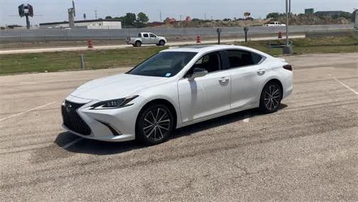 2022 Lexus ES 300h Base