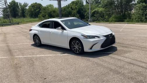 2022 Lexus ES 300h Base