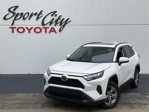 2022 Toyota RAV4 XLE