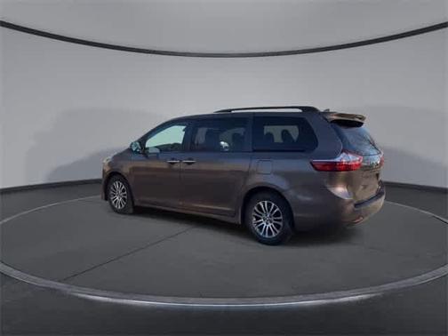 2019 Toyota Sienna XLE