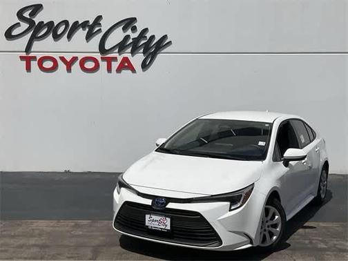 2025 Toyota Corolla Hybrid LE