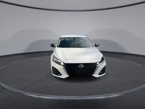 Glacier White 2025 Nissan Altima SV FWD