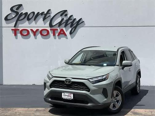 2023 Toyota RAV4 XLE