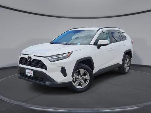 Ice Cap 2024 Toyota RAV4 XLE