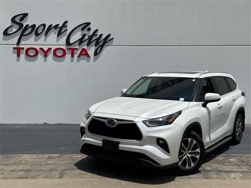 2023 Toyota Highlander Hybrid XLE