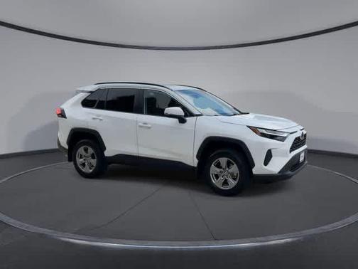 Ice Cap 2024 Toyota RAV4 XLE