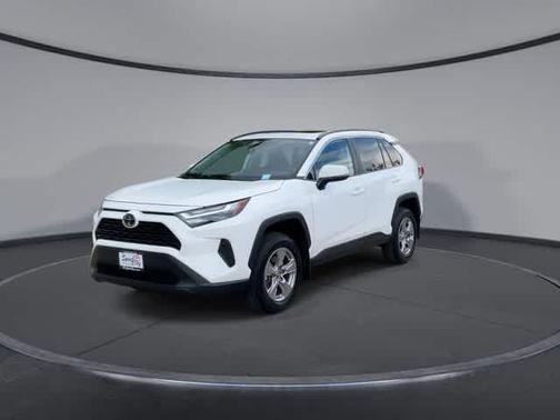 Ice Cap 2024 Toyota RAV4 XLE
