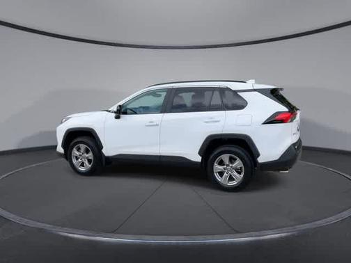 Ice Cap 2024 Toyota RAV4 XLE