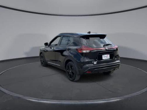Super Black 2024 Nissan Kicks SR