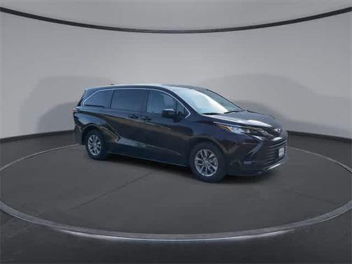 2023 Toyota Sienna LE